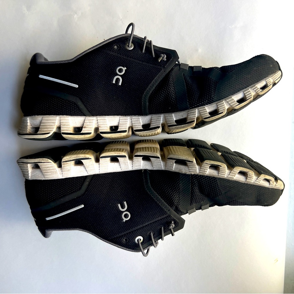 On Running Men's Black Running Shoes